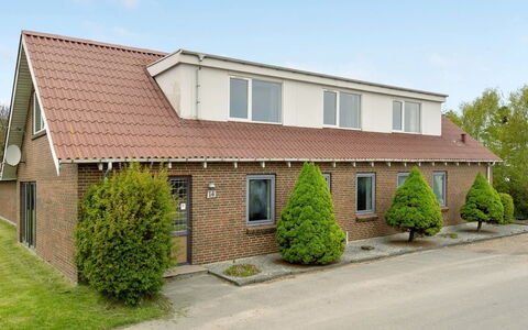 Rahild - 2Km to the Fjord: Tag, Hus, Land Lot, Hjem, Sommerhus, Estate, Garden Bygninger, Skygge, Bjælkehytte, Landscaping