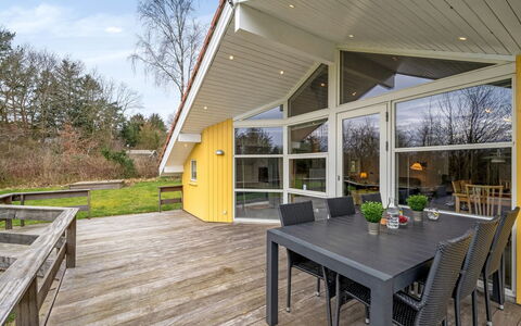 Sesto - 300M to the Fjord: Estate, Hårdttræ, Skygge, Veranda, Planke, Sidespor, Eco Hotel, Tømmer, Villa