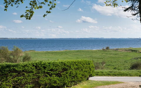 Elissa - 50M to the Fjord: Møbel, Indretning, Gulvbelægning, Træ, Etage, Loft, Trægulve, Stol, Bord, Belysning