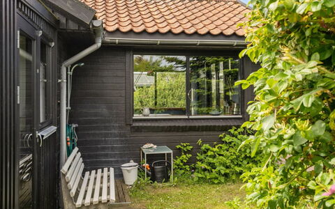Lok - 90M to the Fjord: Træ, Tag, Arkitektur, Hjem, Hus, Sommerhus, Sidespor, Hårdttræ, Hældning, Estate