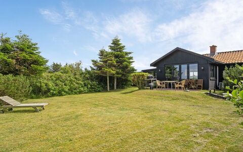 Lok - 90M to the Fjord: Træ, Tag, Arkitektur, Hjem, Hus, Sommerhus, Sidespor, Hårdttræ, Hældning, Estate
