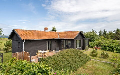 Lok - 90M to the Fjord: Træ, Tag, Arkitektur, Hjem, Hus, Sommerhus, Sidespor, Hårdttræ, Hældning, Estate