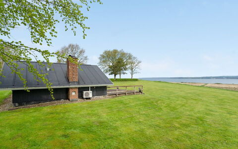 Henrieke - 250M to the Fjord: Boligområde, Tag, Forstad, Indkørsel, Estate, Skorsten