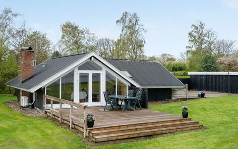 Henrieke - 250M to the Fjord: Boligområde, Tag, Forstad, Indkørsel, Estate, Skorsten