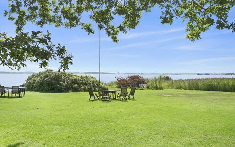 Rina - 30M to the Fjord: Tag, Hus, Land Lot, Hjem, Sommerhus, Estate, Garden Bygninger, Skygge, Bjælkehytte, Landscaping