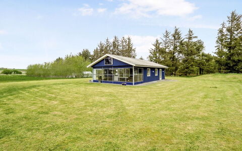 Mikkeline - 400M to the Fjord: Træ, Tag, Arkitektur, Hjem, Hus, Sommerhus, Sidespor, Hårdttræ, Hældning, Estate