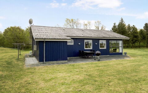 Mikkeline - 400M to the Fjord: Træ, Tag, Arkitektur, Hjem, Hus, Sommerhus, Sidespor, Hårdttræ, Hældning, Estate