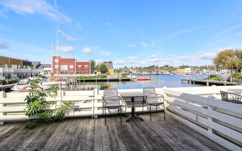 Nalle - 5M from the Sea: Boligområde, Tag, Forstad, Indkørsel, Estate, Skorsten