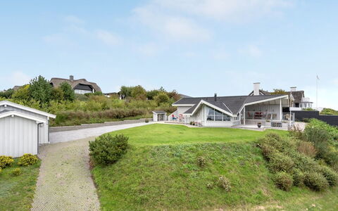 Eilen - 250M from the Sea: Tag, Hus, Hjem, Sommerhus, Dør, Sidespor, Dæk, Veranda, Planke, Hårdttræ