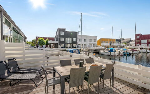 Milo - 5M from the Sea: Lejlighed, Skygge, Boardwalk, Dok, Walkway, Hotel, Altan