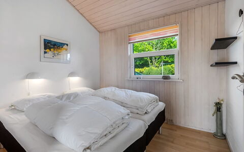 Sarita - 1Km from the Sea: Soveværelse, Træ, Seng, Sengetøj, Sengetøj, Indretning, Hjem, Bed Frame, Etage, Loft