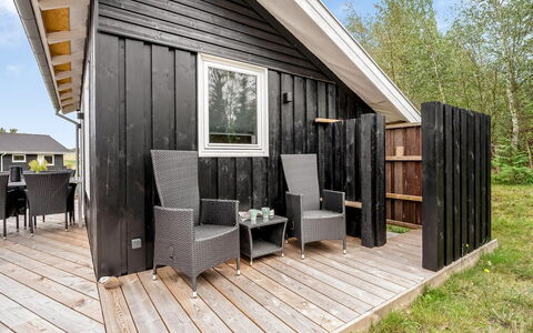 Raafael - 175M from the Sea: Svømmepøl, Udendørs Møbler, Møbel, Udvej, Flise, Eco Hotel, Skygge, Stol, Fritid, Estate