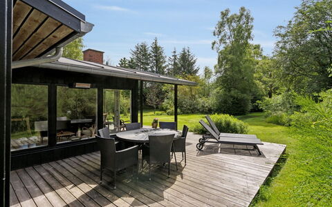 Skjold - 600M from the Sea: Sommerhus, Hjem, Hus, Tag, Veranda, Estate, Sidespor, Garden Bygninger, Stuehus, Gård