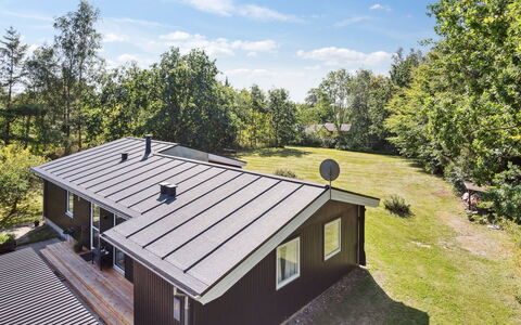 Teodora - 450M from the Sea: Arkitektur, Tag, Hjem, Kompositmateriale, Dagslys, Sidespor, Indkørsel