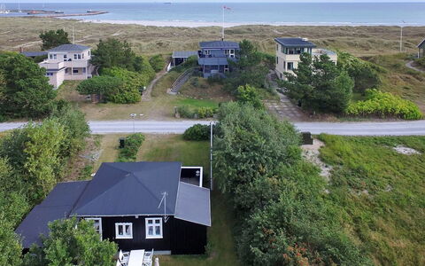 Alina - 200M from the Sea: Boligområde, Hus, Landskab, Tag, Hjem, Land Lot, Estate, Sommerhus, Forstad, Luftfotografering