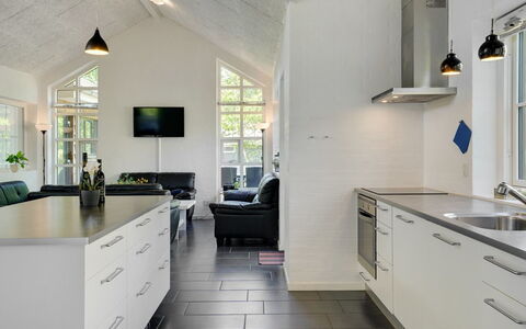 Aimy - 350M from the Sea: Tag, Hus, Land Lot, Hjem, Sommerhus, Estate, Garden Bygninger, Skygge, Bjælkehytte, Landscaping