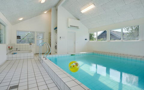 Aimy - 350M from the Sea: Tag, Hus, Land Lot, Hjem, Sommerhus, Estate, Garden Bygninger, Skygge, Bjælkehytte, Landscaping