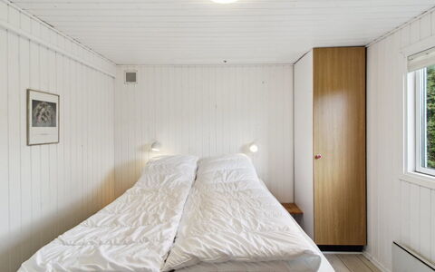 Iris - 300M from the Sea: Tag, Hus, Hjem, Sommerhus, Dør, Sidespor, Dæk, Veranda, Planke, Hårdttræ