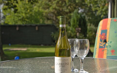 Hermand - 700M from the Sea: Flaske, Glas Flaske, Vinflaske, Barware, Vin, Drinkware
