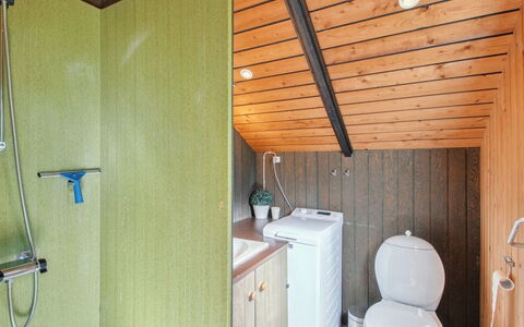 Melba - 8Km from the Sea: Blå, Busk, Sommerhus, Bunddække, Have, Estate, Skygge, Landscaping, Stuehus, Eco Hotel
