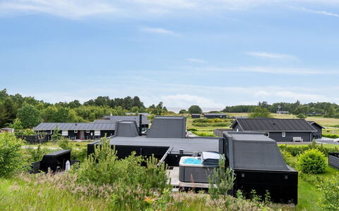 Fritze - 400M from the Sea: Svømmepøl, Udendørs Møbler, Møbel, Udvej, Flise, Eco Hotel, Skygge, Stol, Fritid, Estate