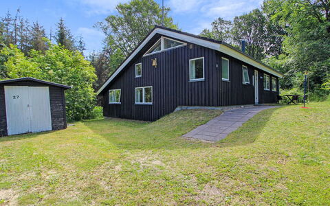 Ernestina - 500M from the Sea: Svømmepøl, Udendørs Møbler, Møbel, Udvej, Flise, Eco Hotel, Skygge, Stol, Fritid, Estate