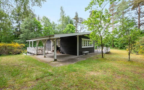 Belenda: Svømmepøl, Udendørs Møbler, Møbel, Udvej, Flise, Eco Hotel, Skygge, Stol, Fritid, Estate