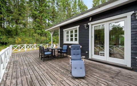 Belenda: Svømmepøl, Udendørs Møbler, Møbel, Udvej, Flise, Eco Hotel, Skygge, Stol, Fritid, Estate