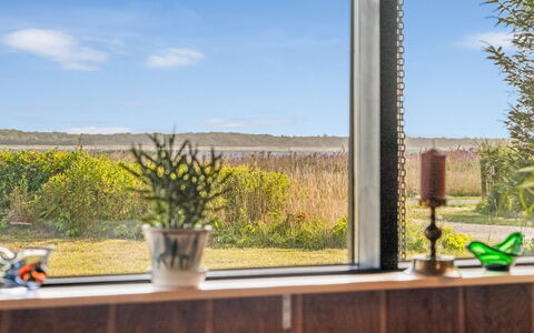 Tayana - 75M to the Fjord: Svømmepøl, Udendørs Møbler, Møbel, Udvej, Flise, Eco Hotel, Skygge, Stol, Fritid, Estate