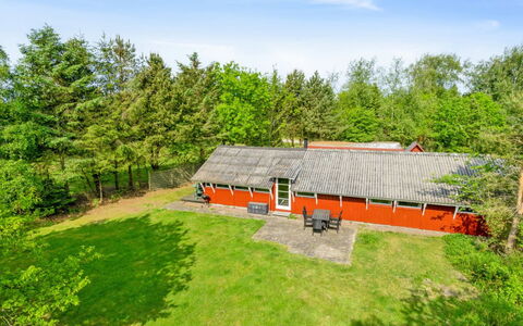 Feliza - from the Sea: Svømmepøl, Udendørs Møbler, Møbel, Udvej, Flise, Eco Hotel, Skygge, Stol, Fritid, Estate