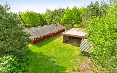 Feliza - from the Sea: Svømmepøl, Udendørs Møbler, Møbel, Udvej, Flise, Eco Hotel, Skygge, Stol, Fritid, Estate
