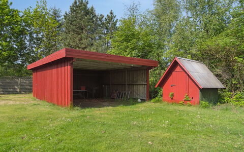 Feliza - from the Sea: Svømmepøl, Udendørs Møbler, Møbel, Udvej, Flise, Eco Hotel, Skygge, Stol, Fritid, Estate
