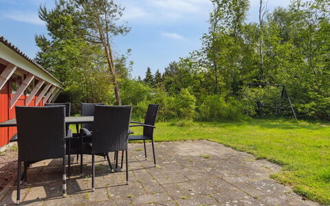 Feliza - from the Sea: Svømmepøl, Udendørs Møbler, Møbel, Udvej, Flise, Eco Hotel, Skygge, Stol, Fritid, Estate
