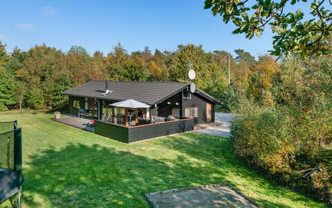 Mourits - 1.2Km from the Sea: Svømmepøl, Udendørs Møbler, Møbel, Udvej, Flise, Eco Hotel, Skygge, Stol, Fritid, Estate