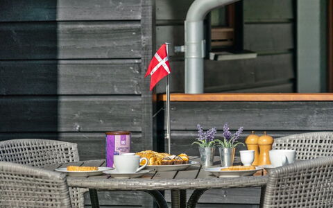 Mourits - 1.2Km from the Sea: Svømmepøl, Udendørs Møbler, Møbel, Udvej, Flise, Eco Hotel, Skygge, Stol, Fritid, Estate