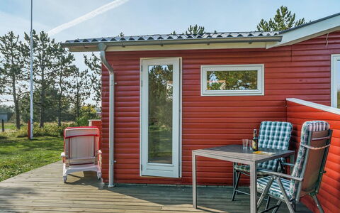Hilleborg - 100M from the Sea: Svømmepøl, Udendørs Møbler, Møbel, Udvej, Flise, Eco Hotel, Skygge, Stol, Fritid, Estate