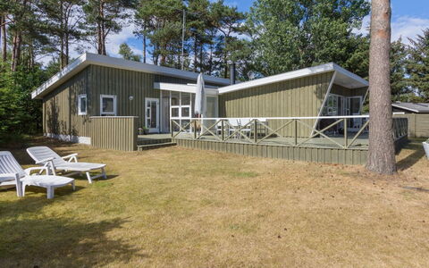 Hwelp - 200M from the Sea: Træ, Bejdse, Planke, Hårdttræ, Sommerhus, Dæk, Sidespor, Skygge, Trægulve, Garden Bygninger