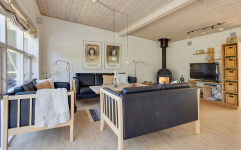 Hwelp - 200M from the Sea: Træ, Bejdse, Planke, Hårdttræ, Sommerhus, Dæk, Sidespor, Skygge, Trægulve, Garden Bygninger