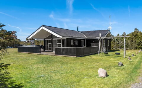 Lirim - 50M from the Sea: Hus, Tag, Hjem, Arkitektur, Sommerhus, Veranda, Sidespor, Skygge, Lawn, Estate