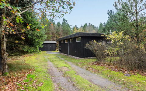 Malti - 300M from the Sea: Svømmepøl, Udendørs Møbler, Møbel, Udvej, Flise, Eco Hotel, Skygge, Stol, Fritid, Estate
