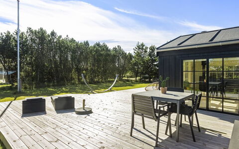 Sheyla - 150M from the Sea: Sommerhus, Skur, Hytte, Stuehus, Prærie, Hytte, Lade, Bjælkehytte, Garden Bygninger