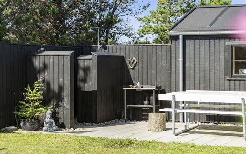 Sheyla - 150M from the Sea: Sommerhus, Skur, Hytte, Stuehus, Prærie, Hytte, Lade, Bjælkehytte, Garden Bygninger