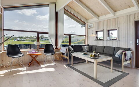 Gyda - 100M from the Sea: Svømmepøl, Udendørs Møbler, Møbel, Udvej, Flise, Eco Hotel, Skygge, Stol, Fritid, Estate