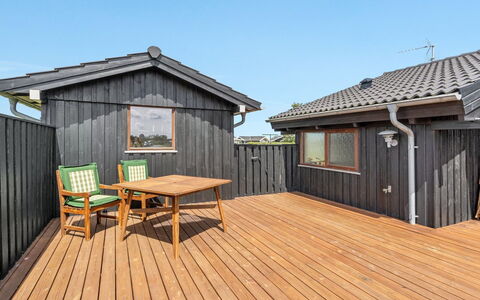 Gyda - 100M from the Sea: Svømmepøl, Udendørs Møbler, Møbel, Udvej, Flise, Eco Hotel, Skygge, Stol, Fritid, Estate