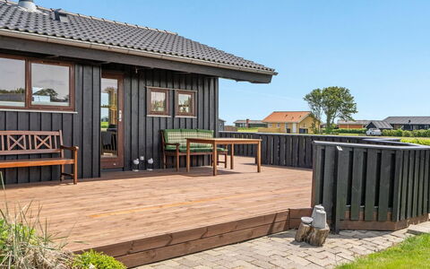 Gyda - 100M from the Sea: Svømmepøl, Udendørs Møbler, Møbel, Udvej, Flise, Eco Hotel, Skygge, Stol, Fritid, Estate