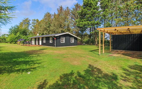 Salgarth - 450M from the Sea: Svømmepøl, Udendørs Møbler, Møbel, Udvej, Flise, Eco Hotel, Skygge, Stol, Fritid, Estate