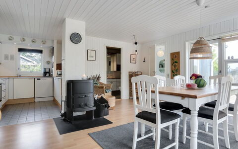 Ika - 600M from the Sea: Svømmepøl, Udendørs Møbler, Møbel, Udvej, Flise, Eco Hotel, Skygge, Stol, Fritid, Estate