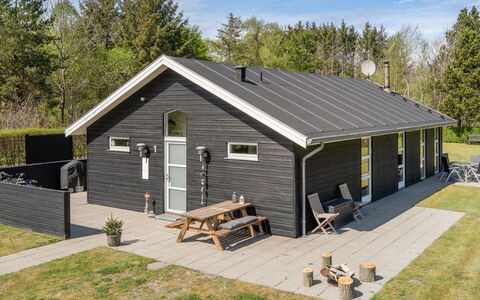 Fritse - 1.9Km from the Sea: Tag, Sommerhus, Hjem, Skygge, Sidespor, Stuehus, Veranda, Udendørs Struktur, Garden Bygninger