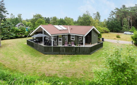 Asgard - 500M from the Sea: Græs, Hus, Tag, Hjem, Sommerhus, Busk, Land Lot, Landdistrikt, Stuehus, Bunddække