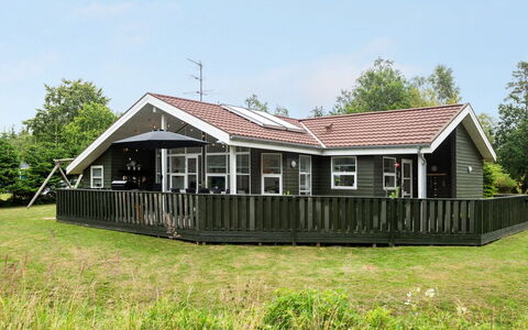 Asgard - 500M from the Sea: Græs, Hus, Tag, Hjem, Sommerhus, Busk, Land Lot, Landdistrikt, Stuehus, Bunddække